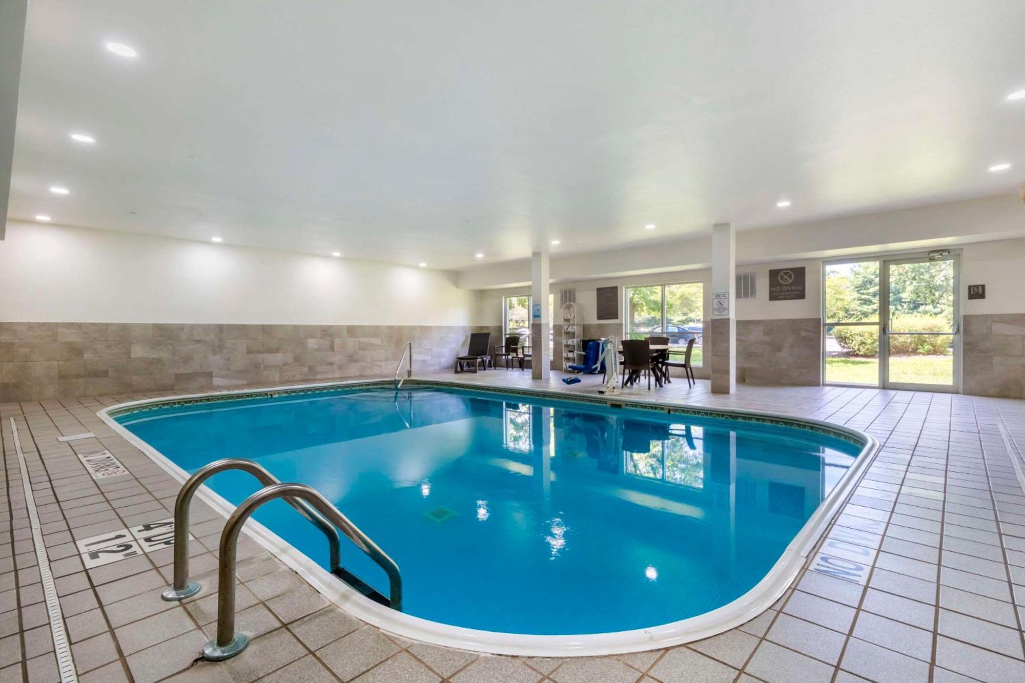 Comfort Suites Keeneland Lexington Exterior foto